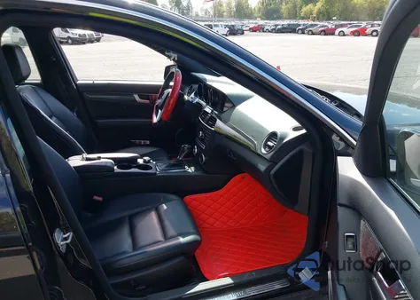 2012 Mercedes-Benz C 300 Luxury 4Matic/Sport 4Matic из США, поврежденный, VIN WDDGF8BB2CR196653